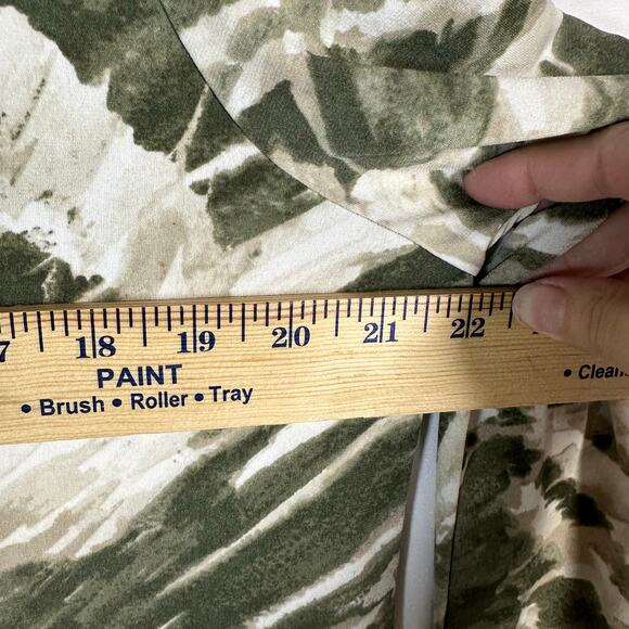 Chico's Easywear Green Beige Abstract Tunic Top L Slinky Business Casual Office‎ - Picture 6 of 7